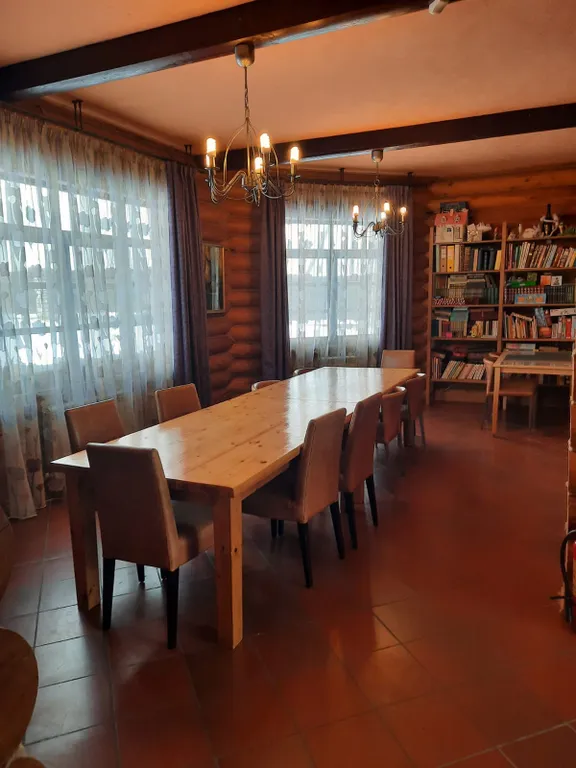 Коттедж с бассейном и сауной