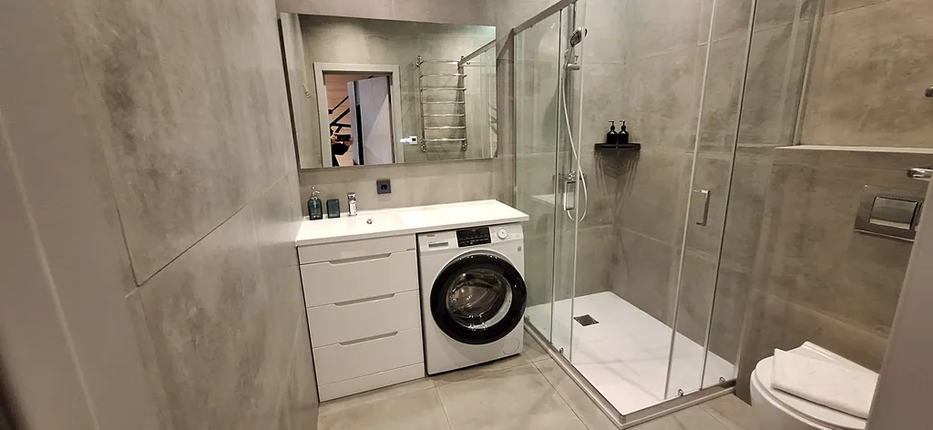 Двухэтажный домик с красивым видом на горы