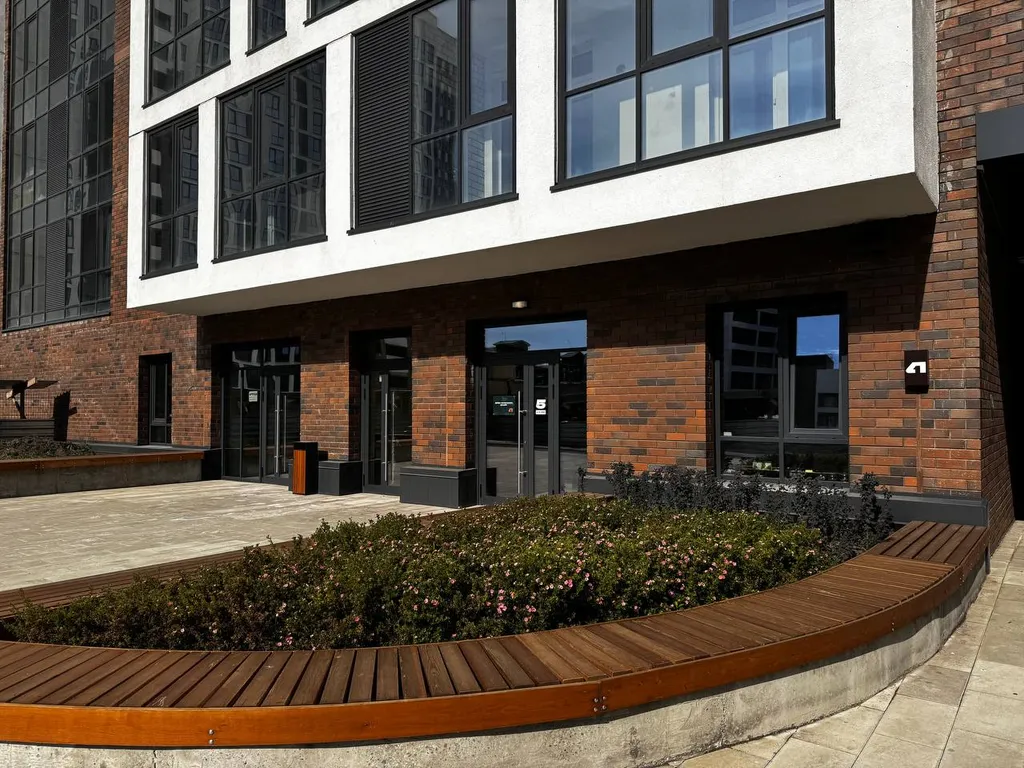 Новая укомплектованная квартира в самом центре