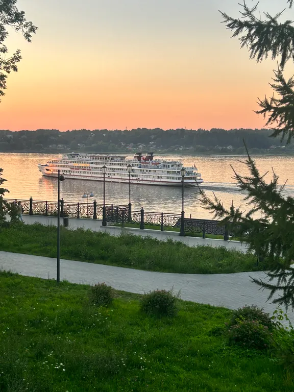 Квартира в центре на набережной с видом на волгу
