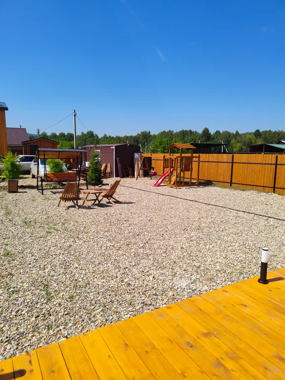 Домик на берегу озера в современном стиле со всеми удобствами