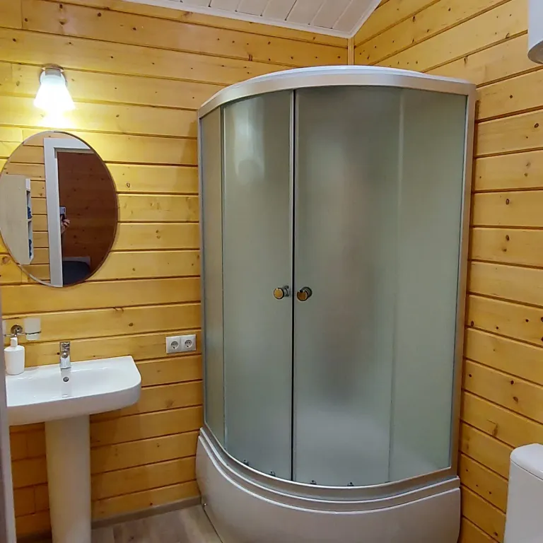 Комфортные шале на берегу реки