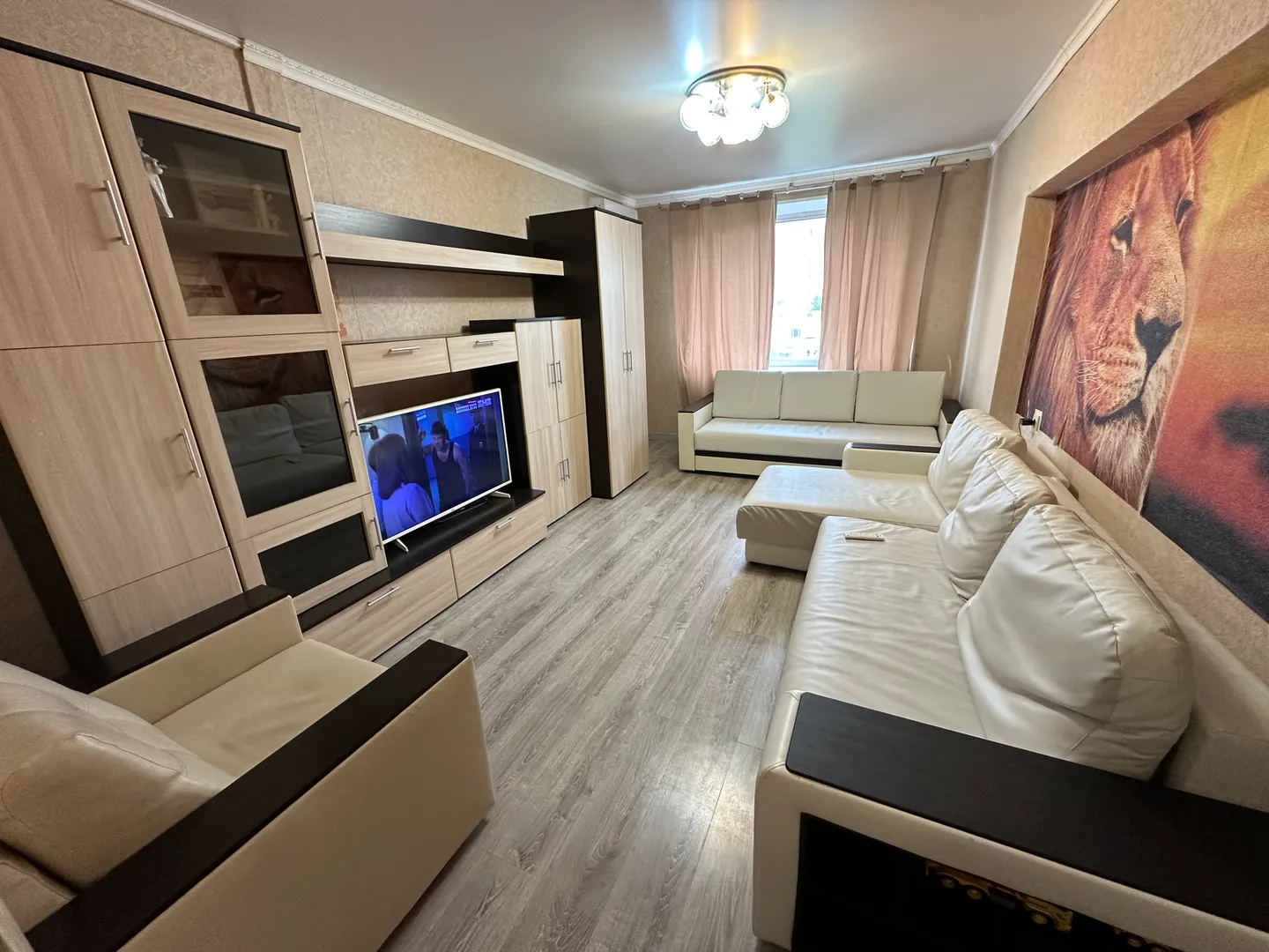 Большая комната