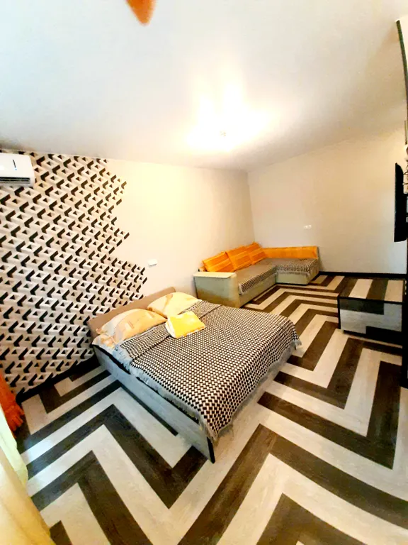 Квартира с балконом рядом с Аэропортом, 15 мин до моря и казино