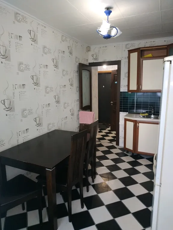 Рядом с метро