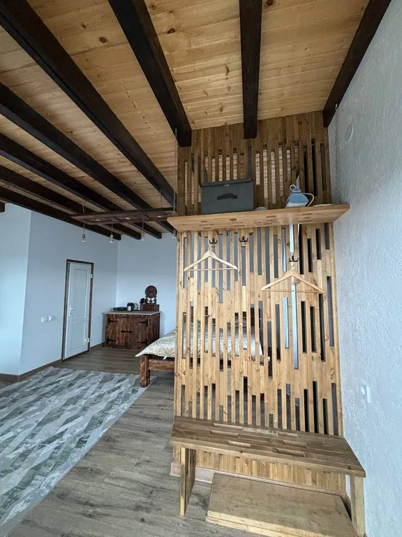 Домик на краю обрыва