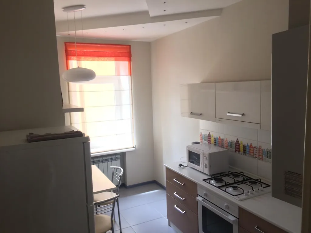 Круглосуточная вода, самый центр, 2 ком