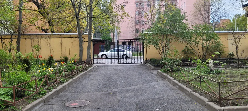 Компактная двушка в отдельном доме