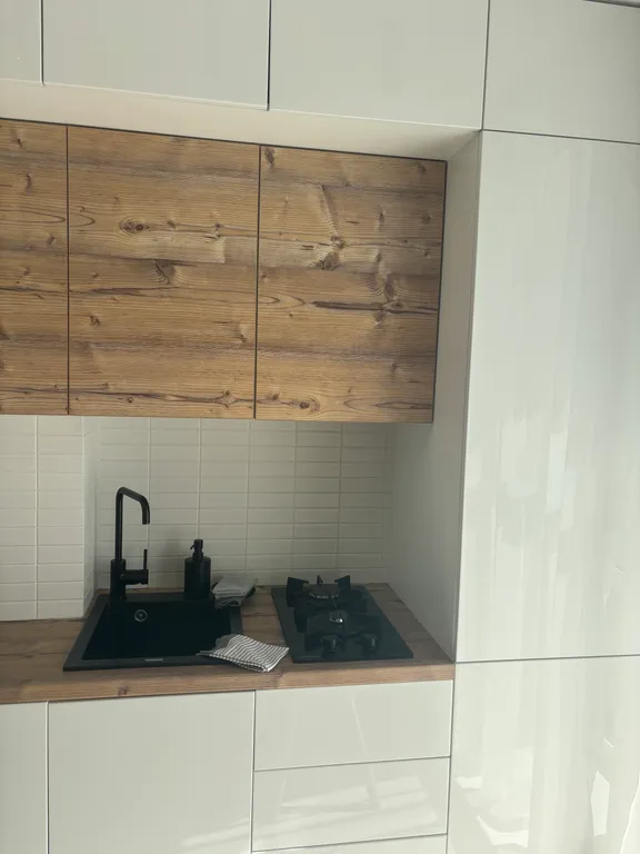 Светлая студия на берегу Волги в центре города