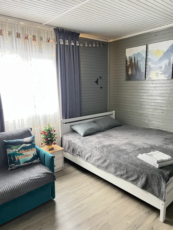 Квартира Уютная комната для четверых в деревянном таунхаусе у озера — Мезмай