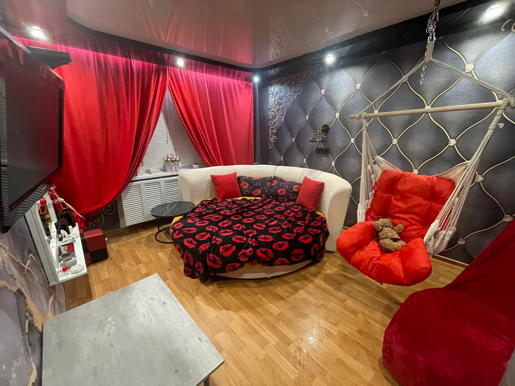 Апартамент Алиса 18+