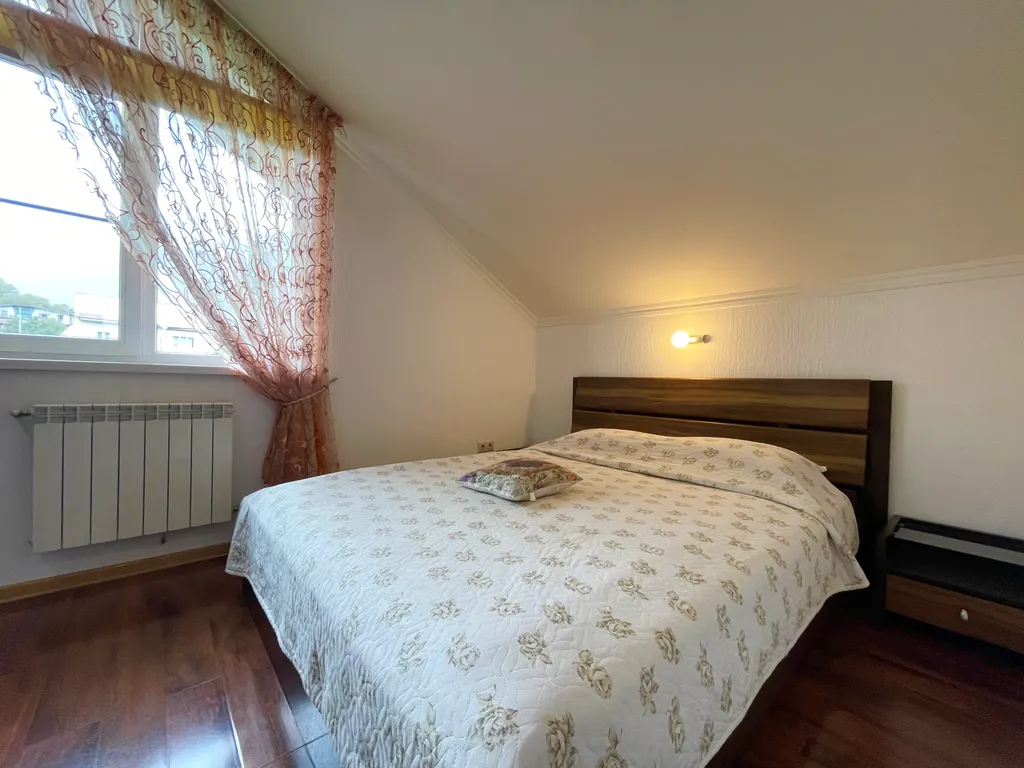 Коттедж в центре Красной Поляны с видом на горы