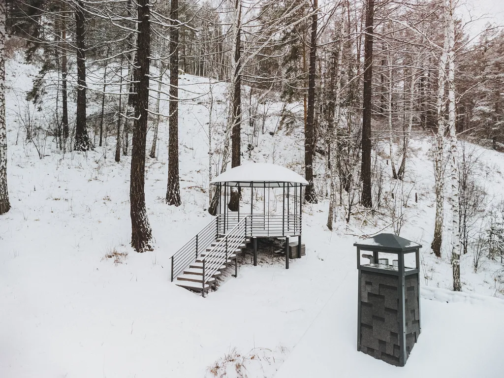 Малый коттедж с бассейном