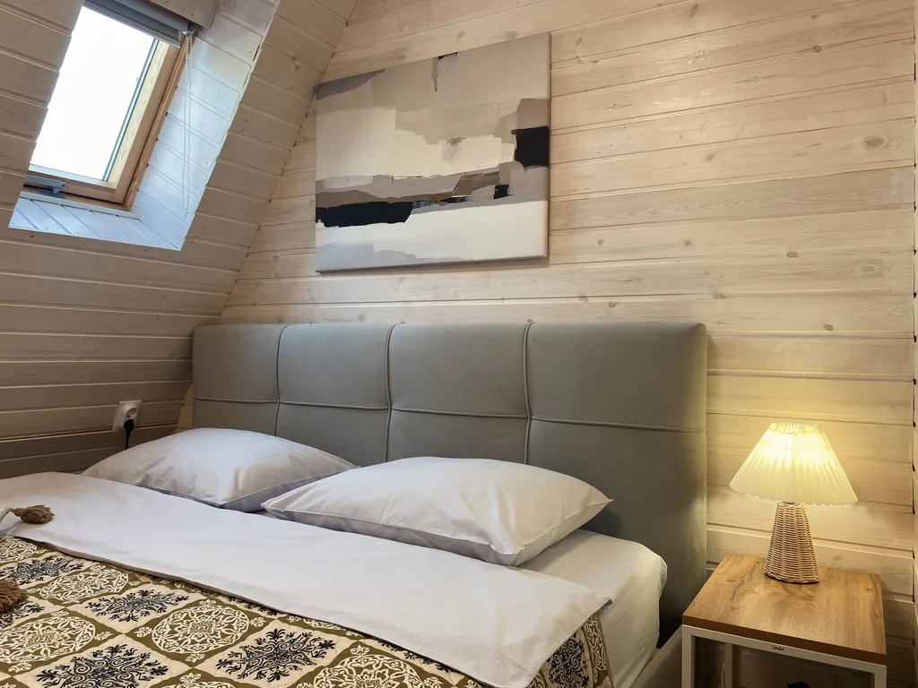 Загородный дом с чаном и панорамным видом на озеро