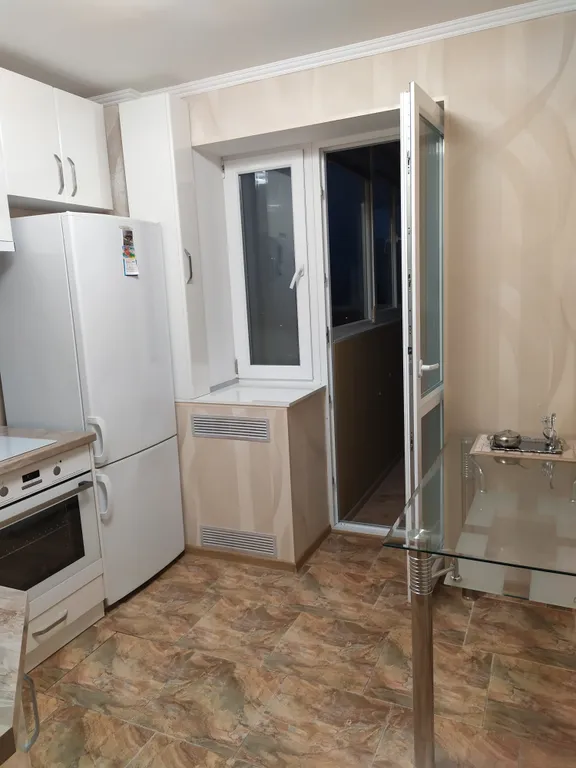 С панорамным видом на море, город, горы