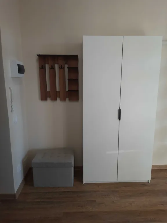 Современная, комфортная студия с видом на лес и горы