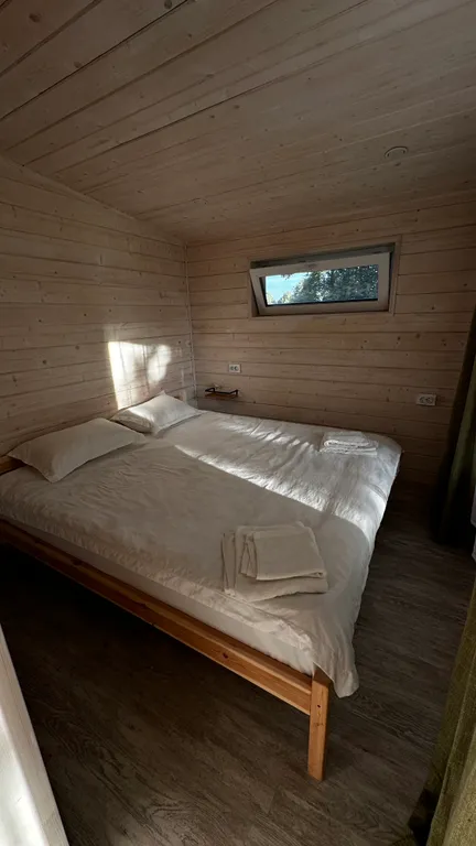 Уютный домик в древних липах