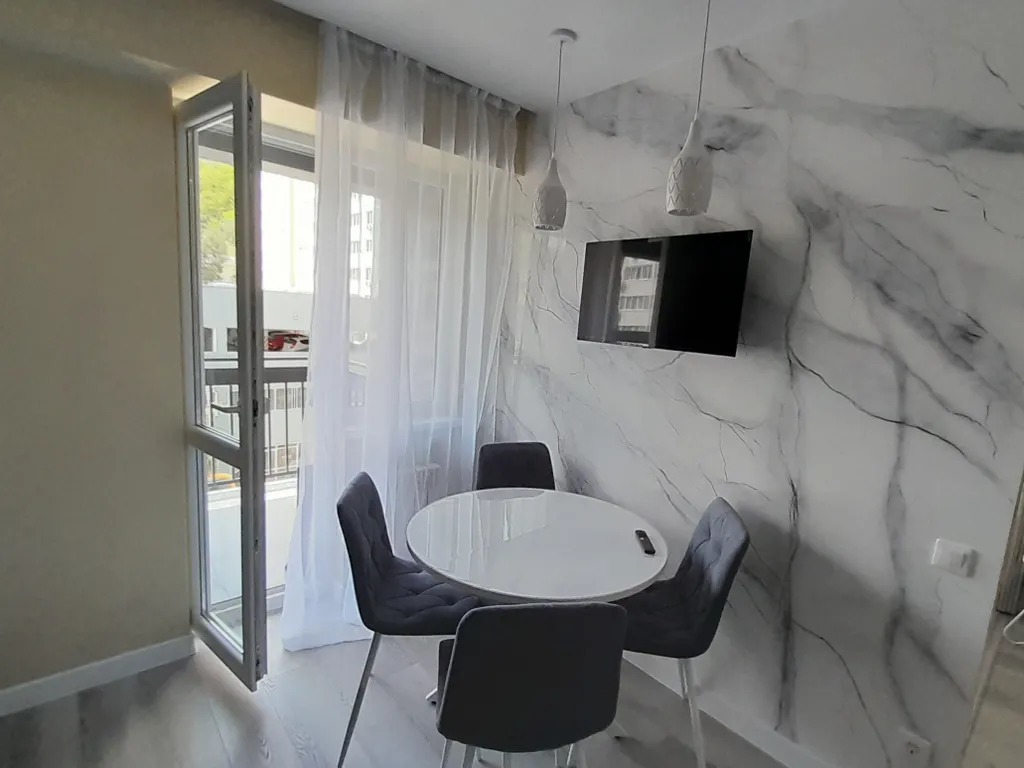 Уютная квартира с балконом в спальном районе