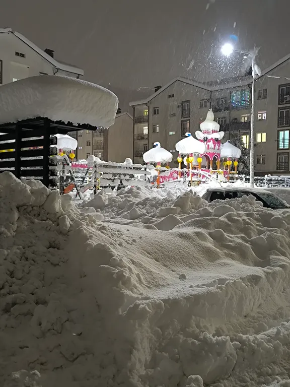 Квартира с балконом и видом на горы