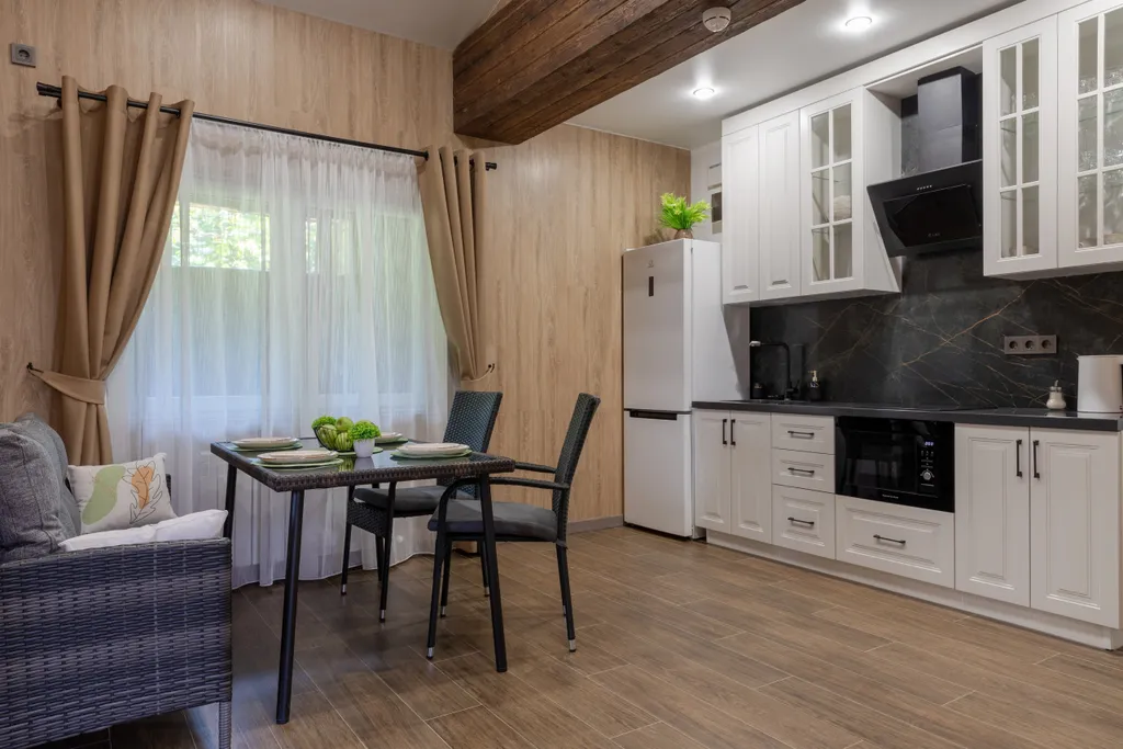 Загородный коттедж с баней и подогреваемым бассейном