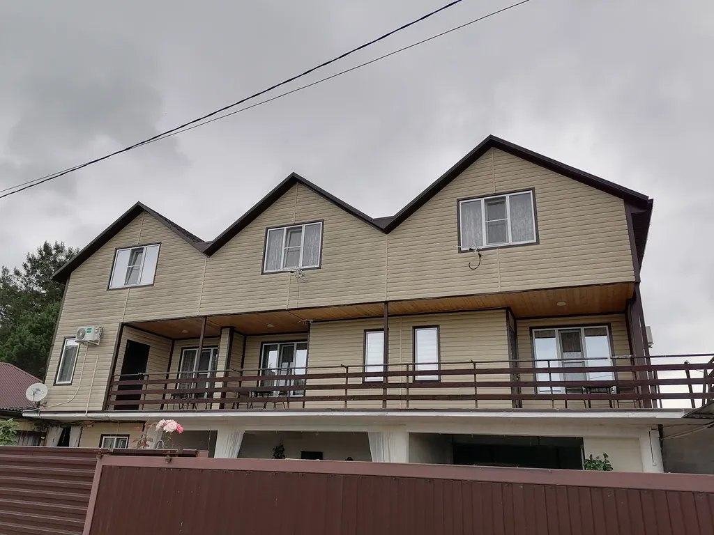 Уютный коттедж — аренда посуточно в Новомихайловский