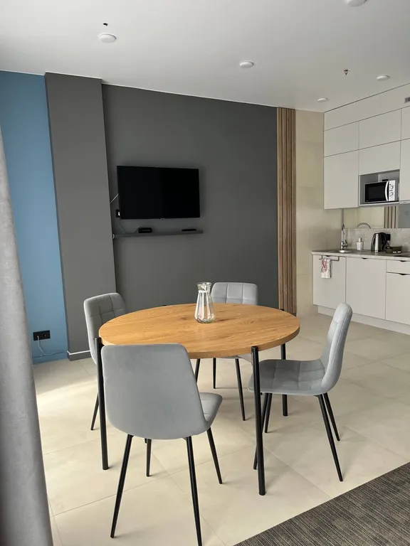 Новые апартаменты с большой террасой