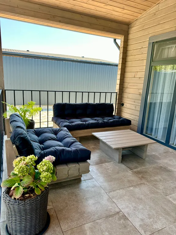 Дом с бассейном