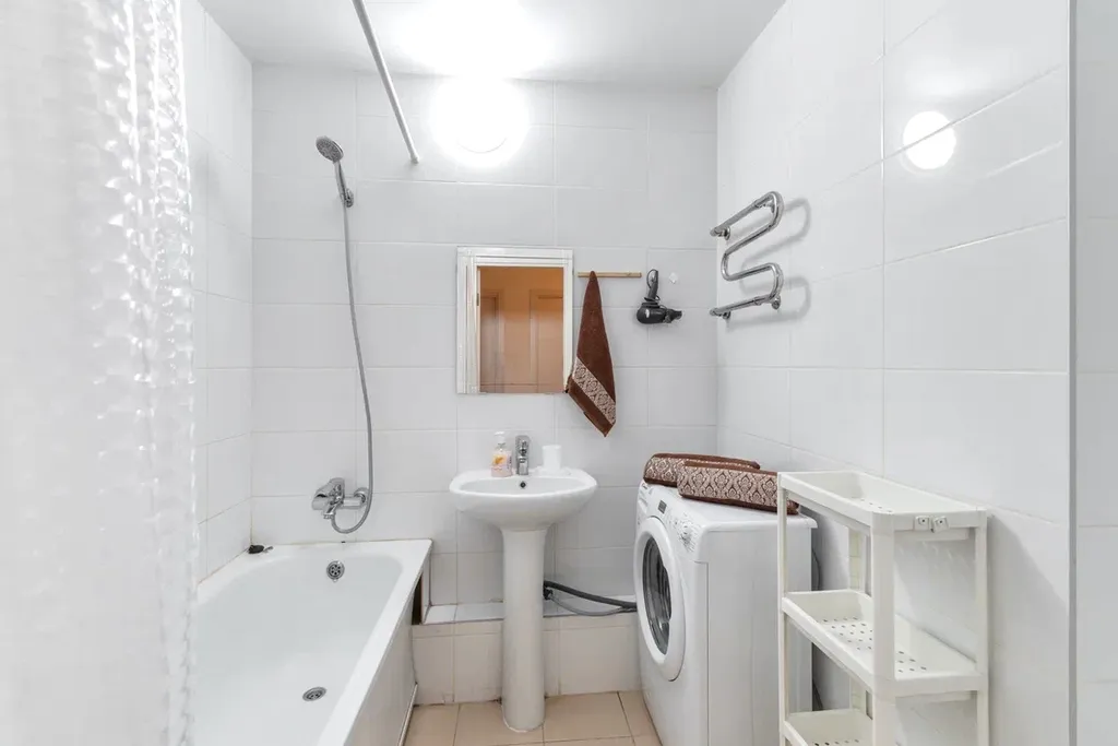 Шикарная 2-комнатная квартира с раздельными комнатами и балконом