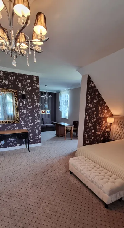 Вилла художника у моря с бассейном