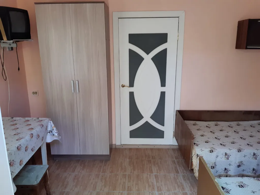 Уютный двухместный домик с тенистым двором