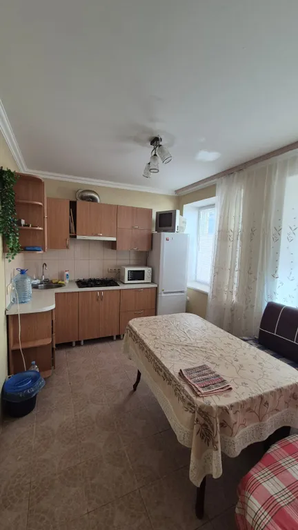 1-й этаж трехэтажного дома - первая линия