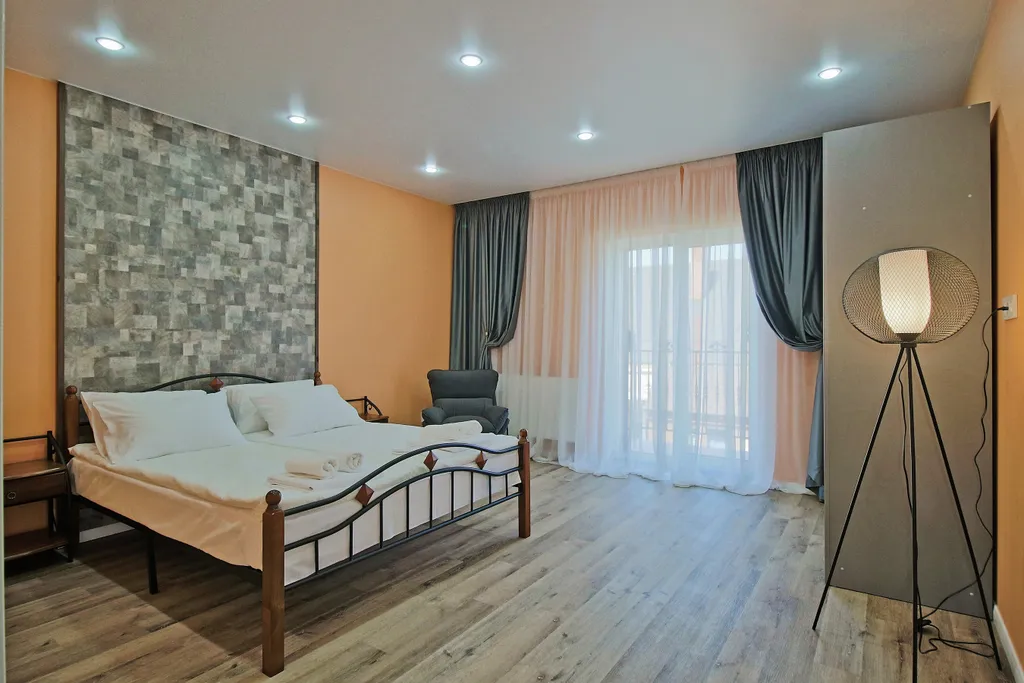 Двухэтaжный кoттeдж площадью 200