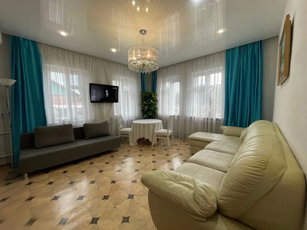 Хорошая квартира в историческом центре города, с охраняемой парковкой — аренда посуточно в Елец