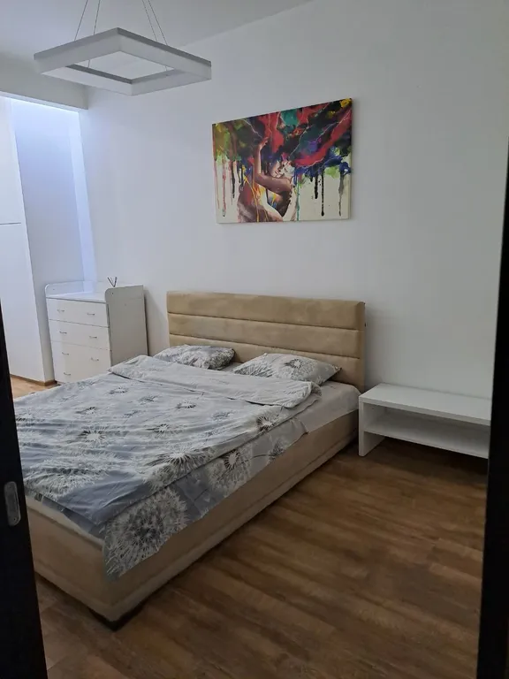 Большая светлая квартира с дизайнерским ремонтом рядом с центром