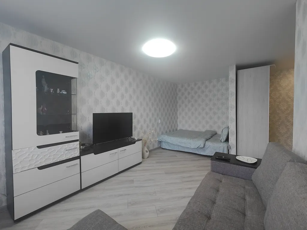 1-комнатная в центре с видом на сквер