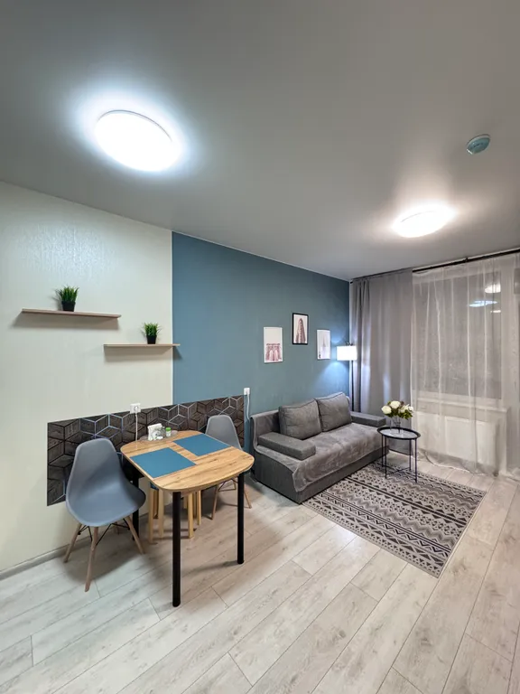 Уютная евродвухкомнатная квартира у Планеты