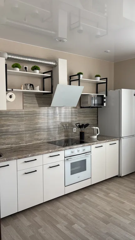 Современная просторная двухком квартира — аренда посуточно в Чигири