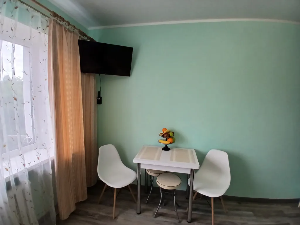 Квартира-студия с шикарным видом из окна на горы и парк