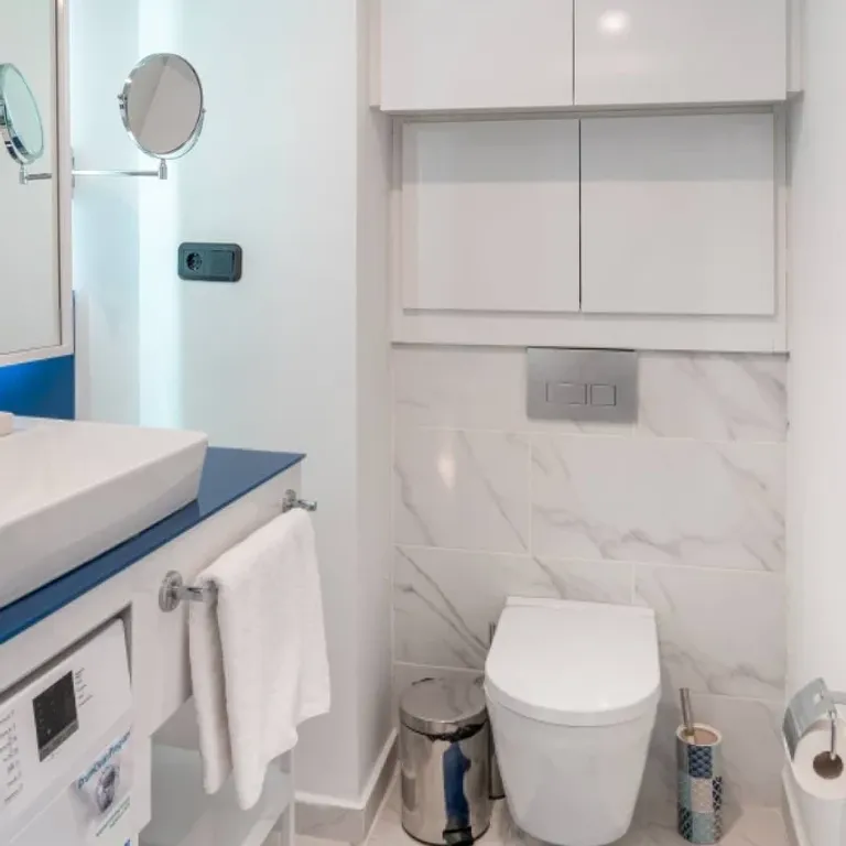 Трехместная студия на 1 линии с балконом и видом на море