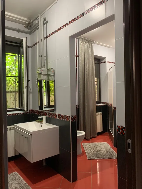 Уютный дом в городе