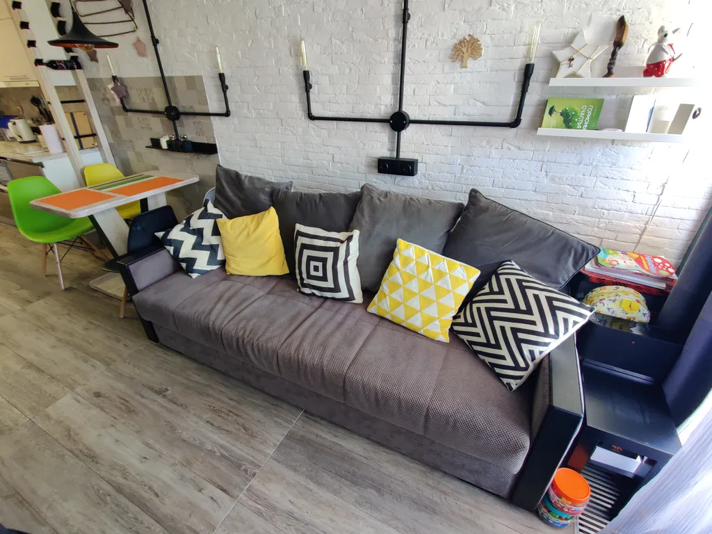 Просторный двухуровневый апартамент в стиле лофт в комплексе Меридиан