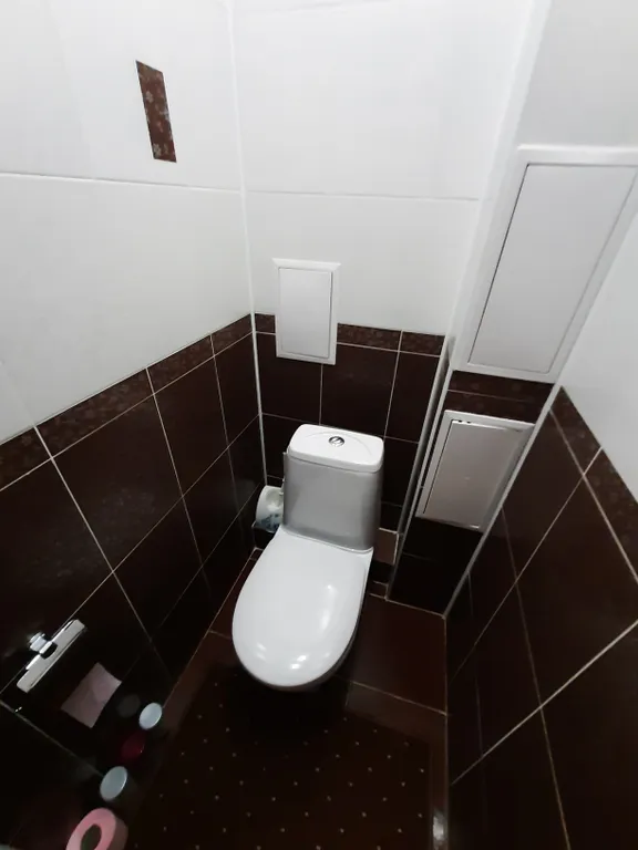 Нововартовская 4