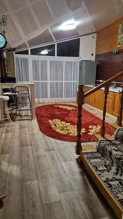 Уютный дом с камином на берегу горной речки, со всеми удобствами