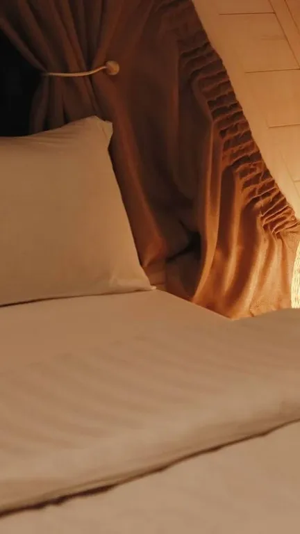 Уютный треугольный домик, качественный сервис и природа ждут вас