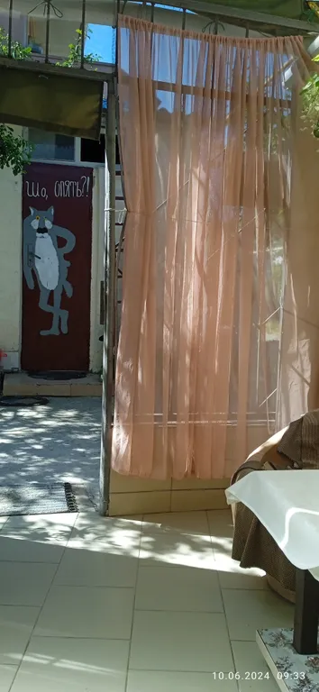 Домик с двориком в первой полосе курортной зоны