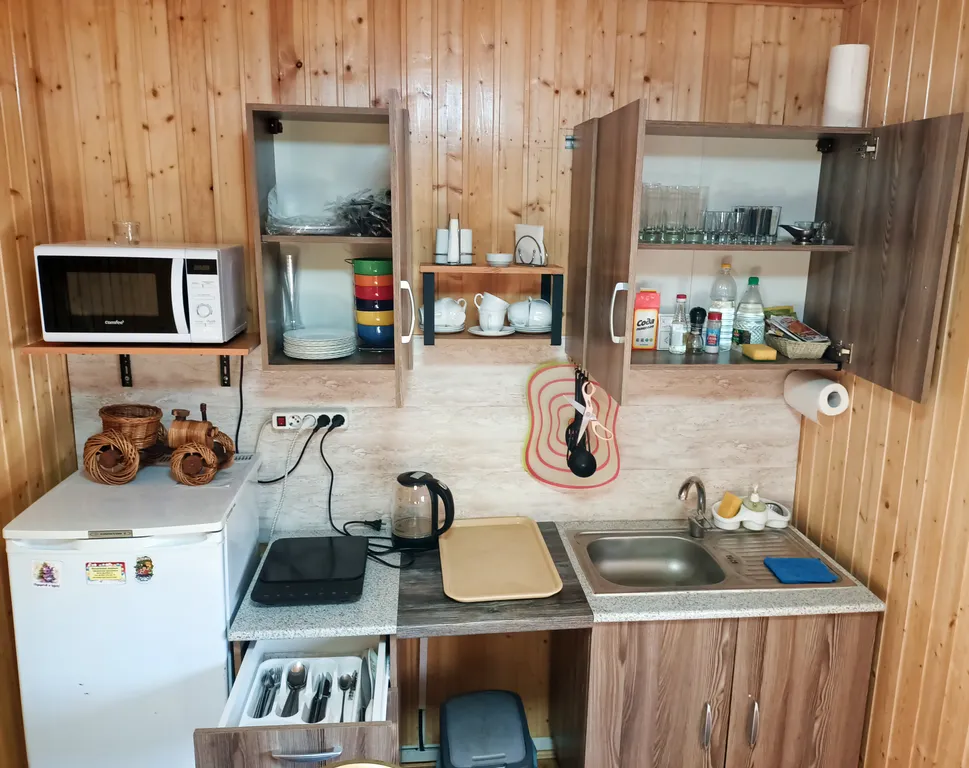 Остров Аннушки - уютные домики у реки