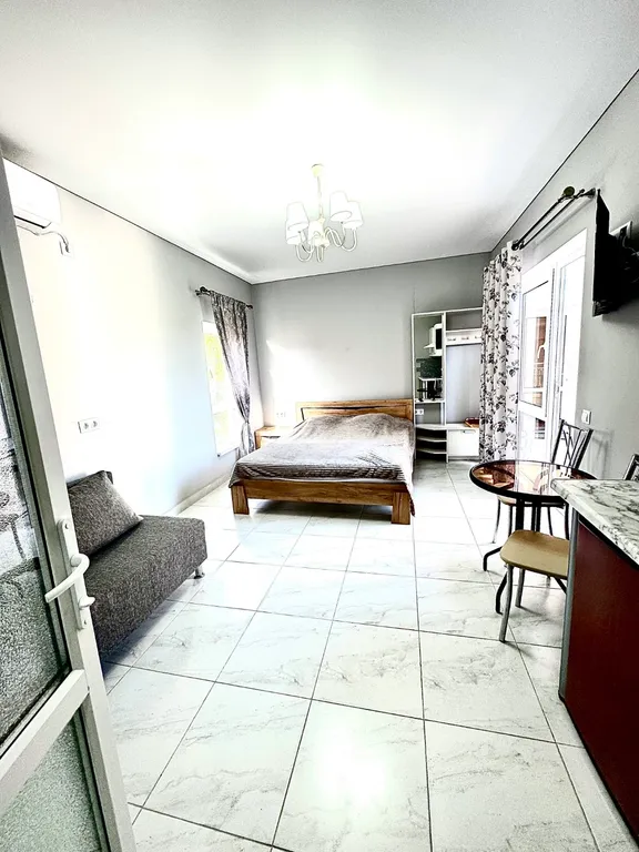 Стильная студия в сердце Гагры