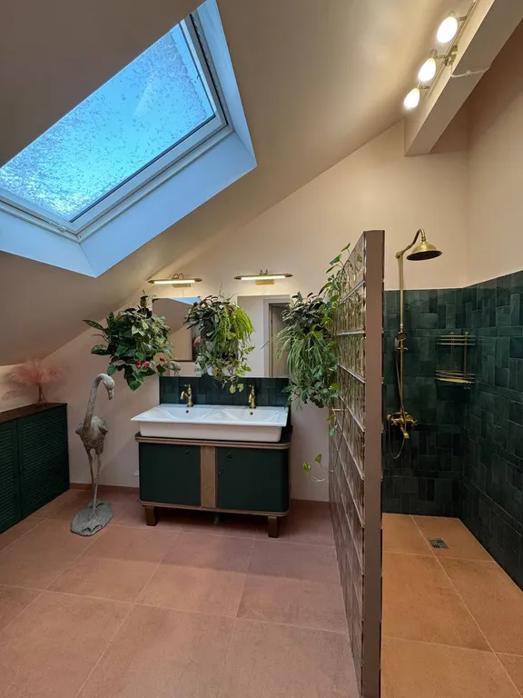 Уютный дизайнерский дом с сауной у самого леса