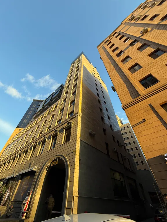 Дизайнерские апартаменты в центре города с 2-мя спальнями