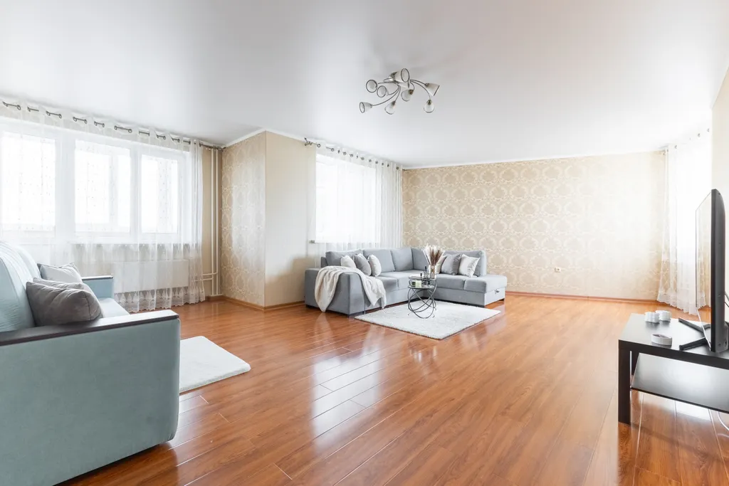 Квартира 4-комнатная Квартира — Казань